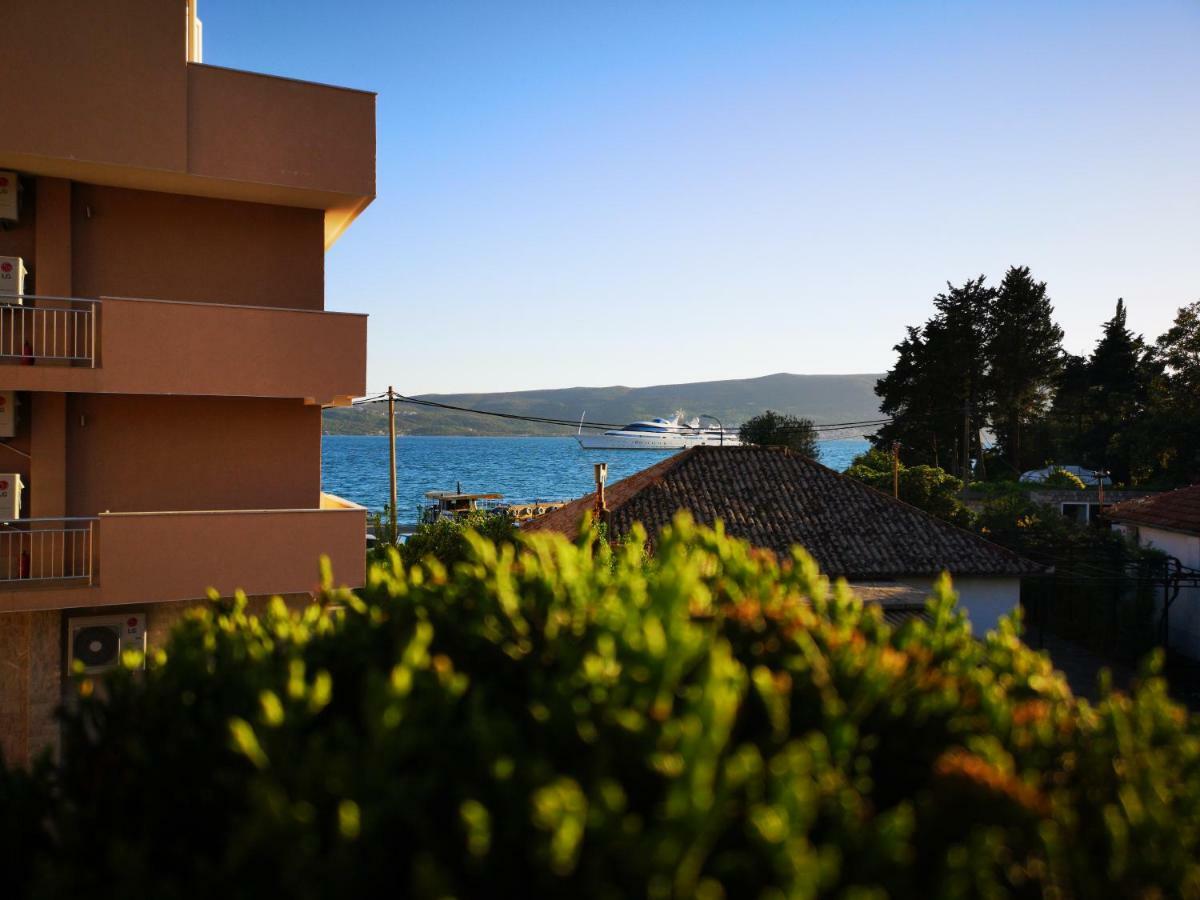 Apartments Tivat Exterior foto